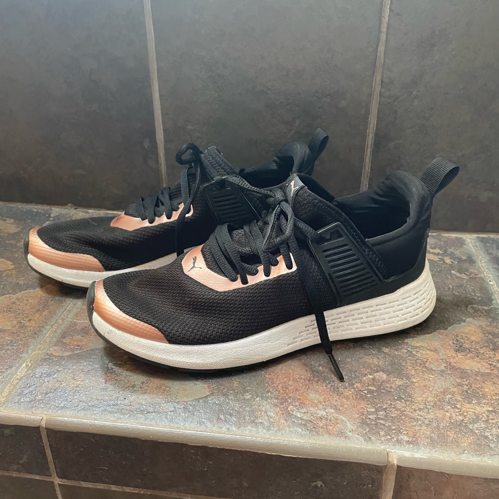 Puma Women's Black and Rose Gold Sneakers